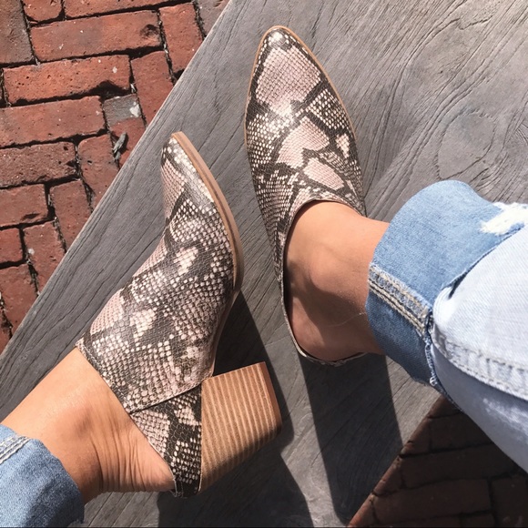 🆕DOLCE VITA ROYA MULES IN SNEAKE! - Picture 2 of 8